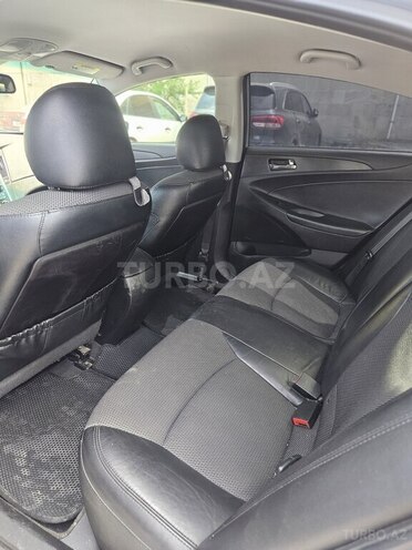 Hyundai Sonata-5