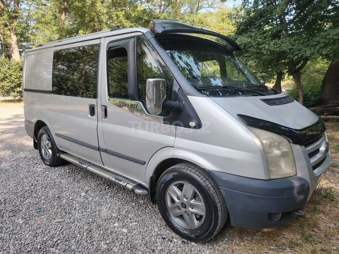 Ford Transit-1
