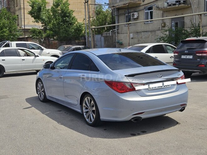Hyundai Sonata-8