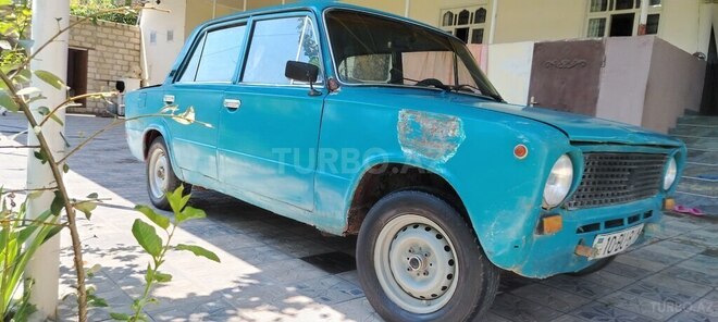 LADA (VAZ) 21011-2