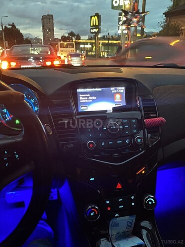 Chevrolet Cruze-15