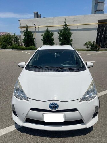 Toyota Aqua-3