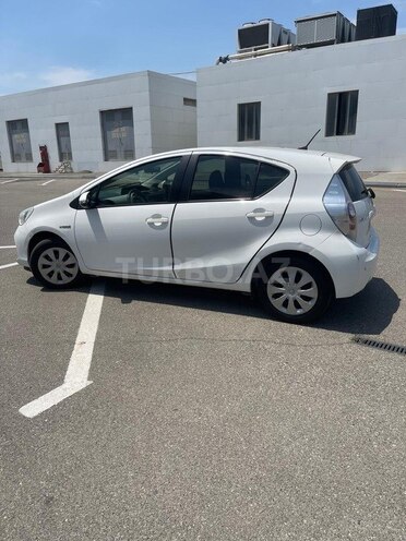 Toyota Aqua-8