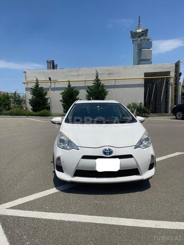 Toyota Aqua-1