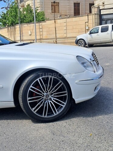 Mercedes E 220-2