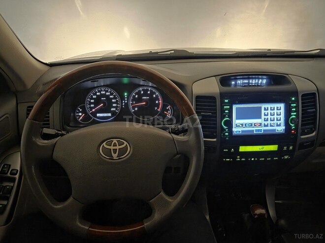 Toyota Land Cruiser Prado-18