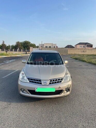 Nissan Tiida-1