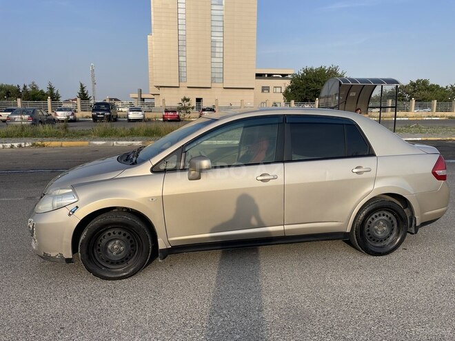 Nissan Tiida-2