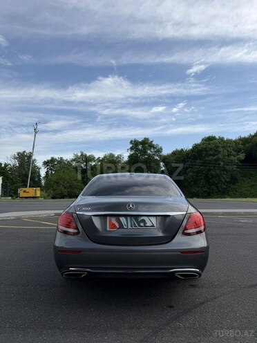 Mercedes E 300-5