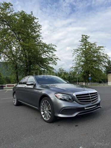 Mercedes E 300-1