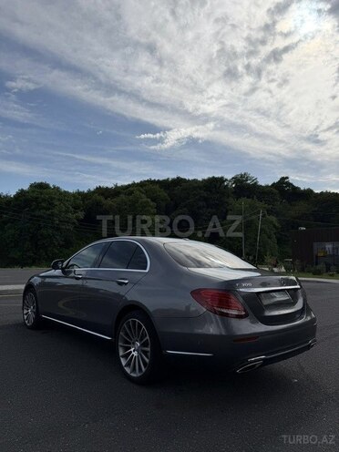 Mercedes E 300-4