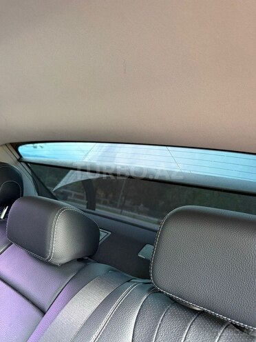 Mercedes E 300-10