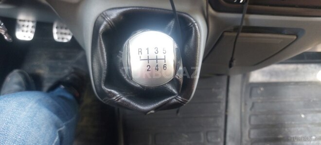 Ford Transit-8