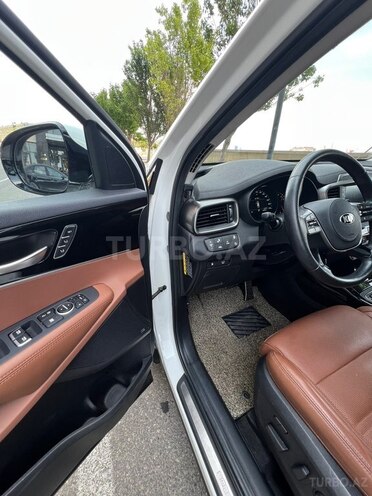 Kia Sorento-11