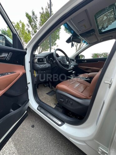 Kia Sorento-12