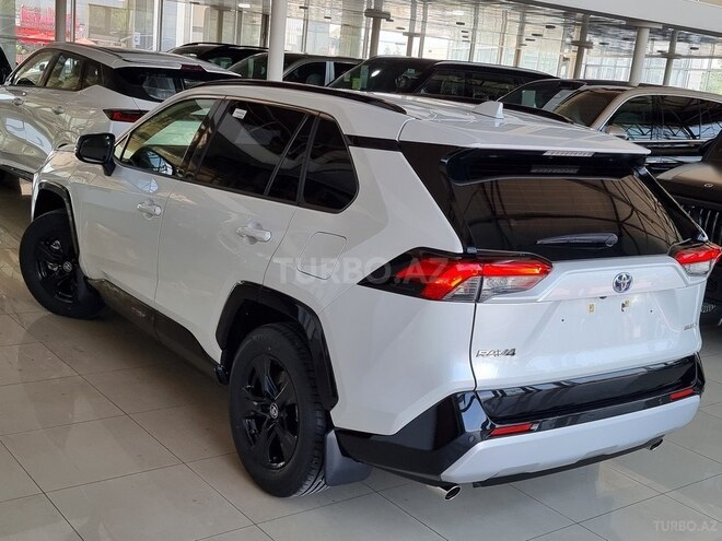 Toyota RAV4-14