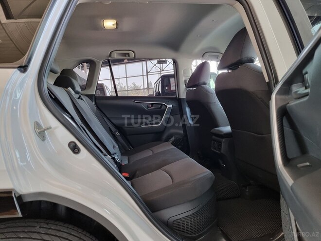 Toyota RAV4-27