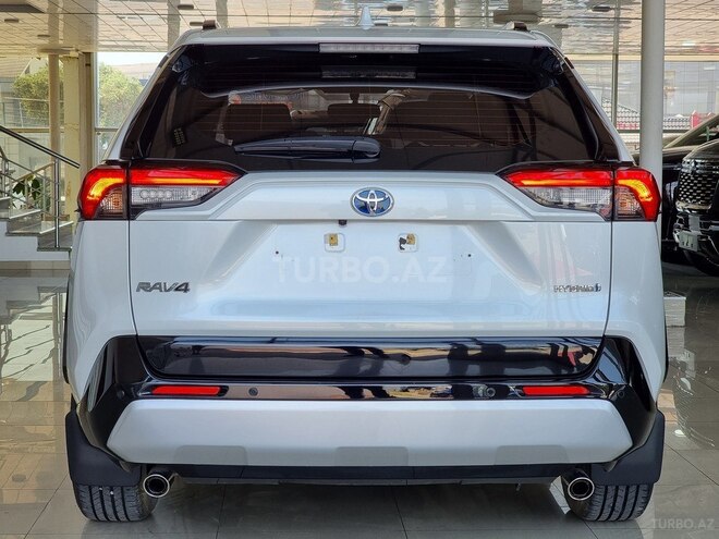 Toyota RAV4-16