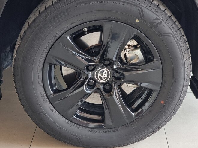 Toyota RAV4-33