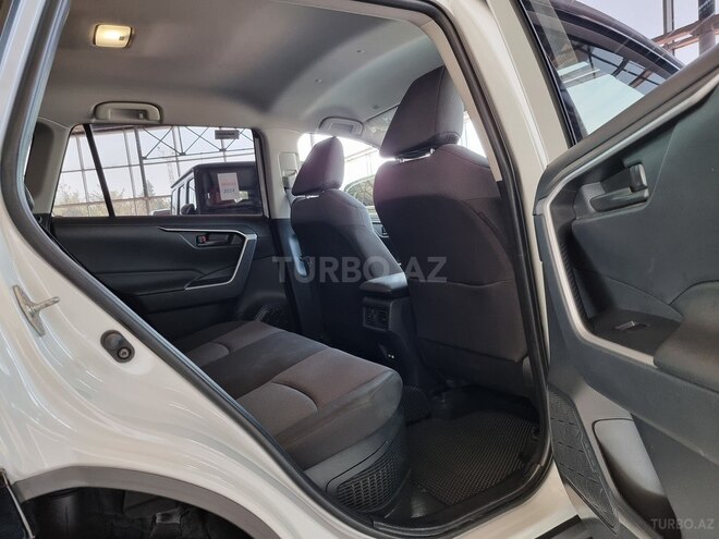 Toyota RAV4-26