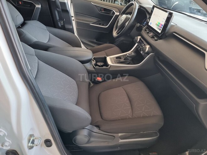 Toyota RAV4-25