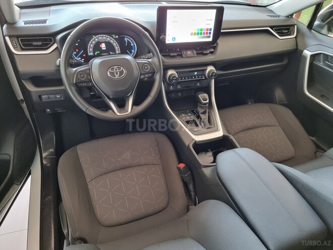 Toyota RAV4-21