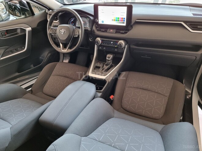 Toyota RAV4-18