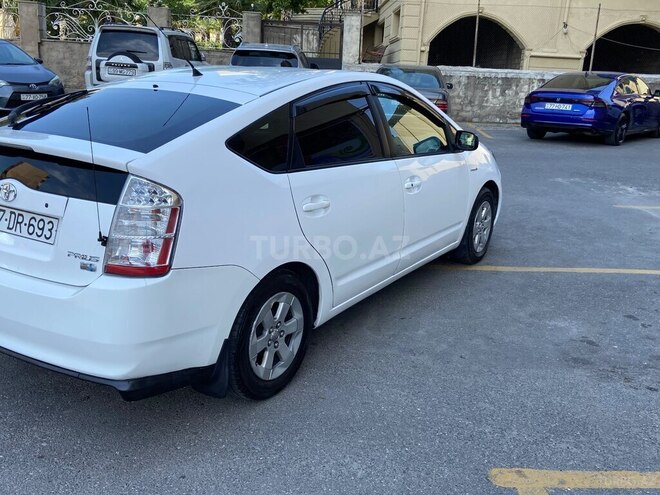Toyota Prius-5