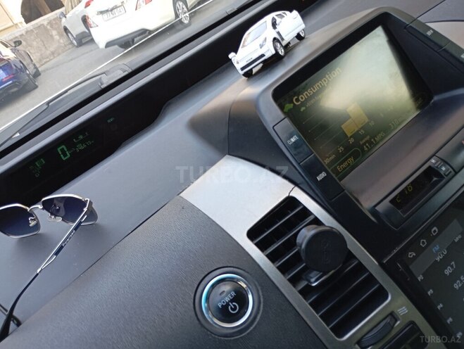 Toyota Prius-13