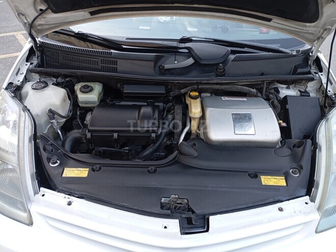 Toyota Prius-18