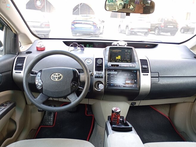 Toyota Prius-17