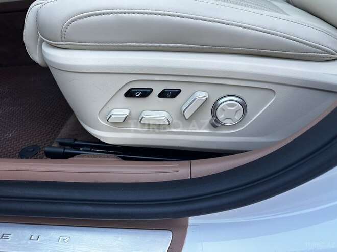 Hyundai Grandeur-13