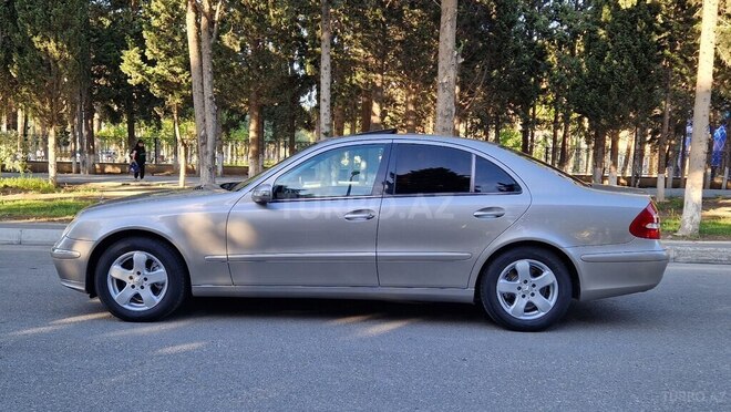 Mercedes E 220-6
