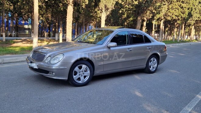 Mercedes E 220-2