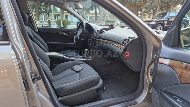 Mercedes E 220-16