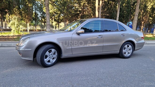 Mercedes E 220-13