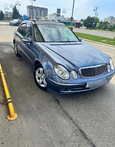 Mercedes E 200-19