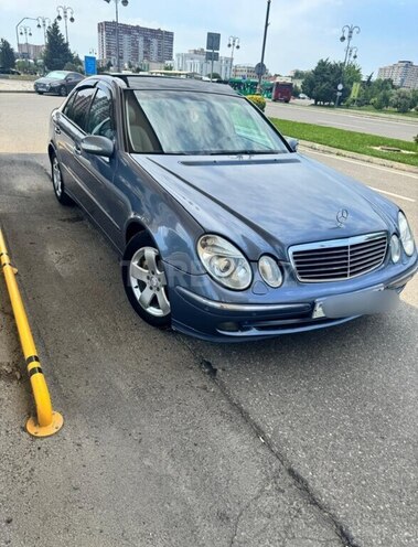 Mercedes E 200-4