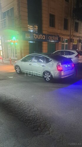 Toyota Prius-4