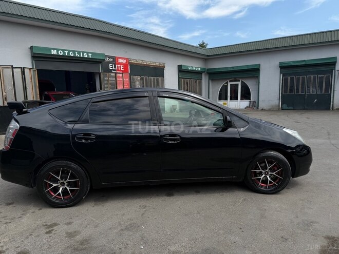 Toyota Prius-4