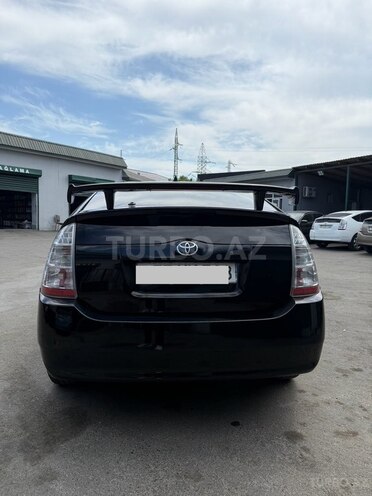 Toyota Prius-8