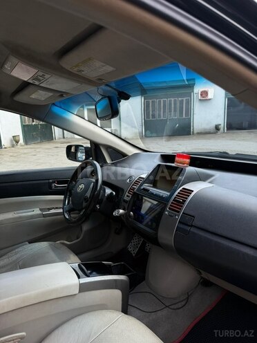 Toyota Prius-5