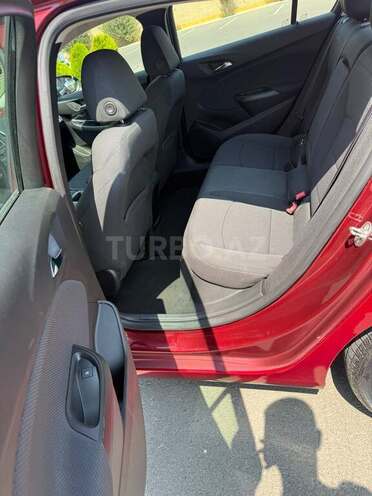 Chevrolet Cruze-12