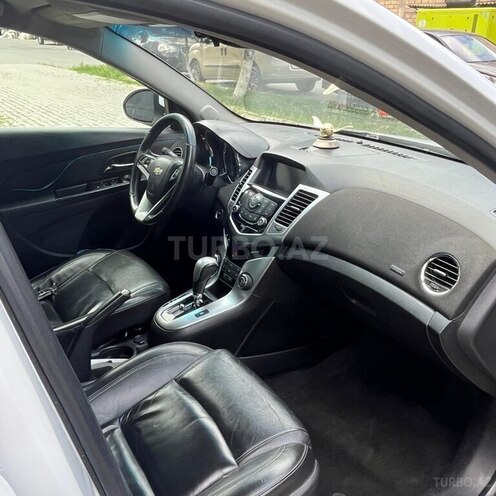 Chevrolet Cruze-11