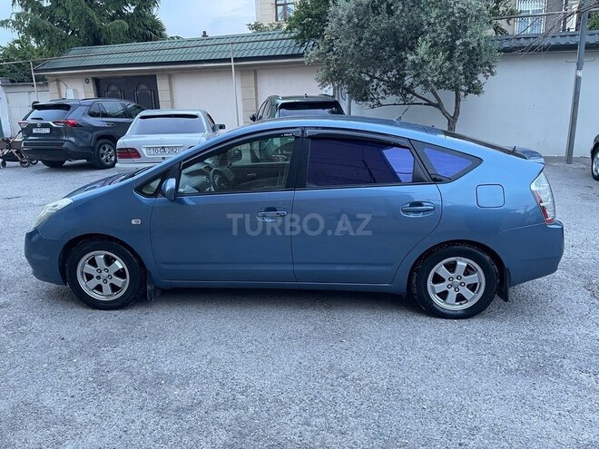 Toyota Prius-4