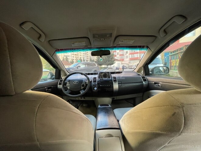 Toyota Prius-10