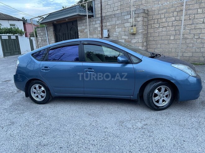 Toyota Prius-3
