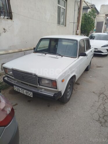 LADA (VAZ) 2107-1