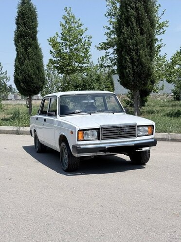 LADA (VAZ) 2107-1