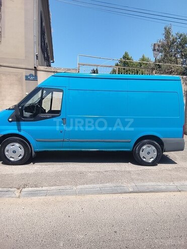Ford Transit-10
